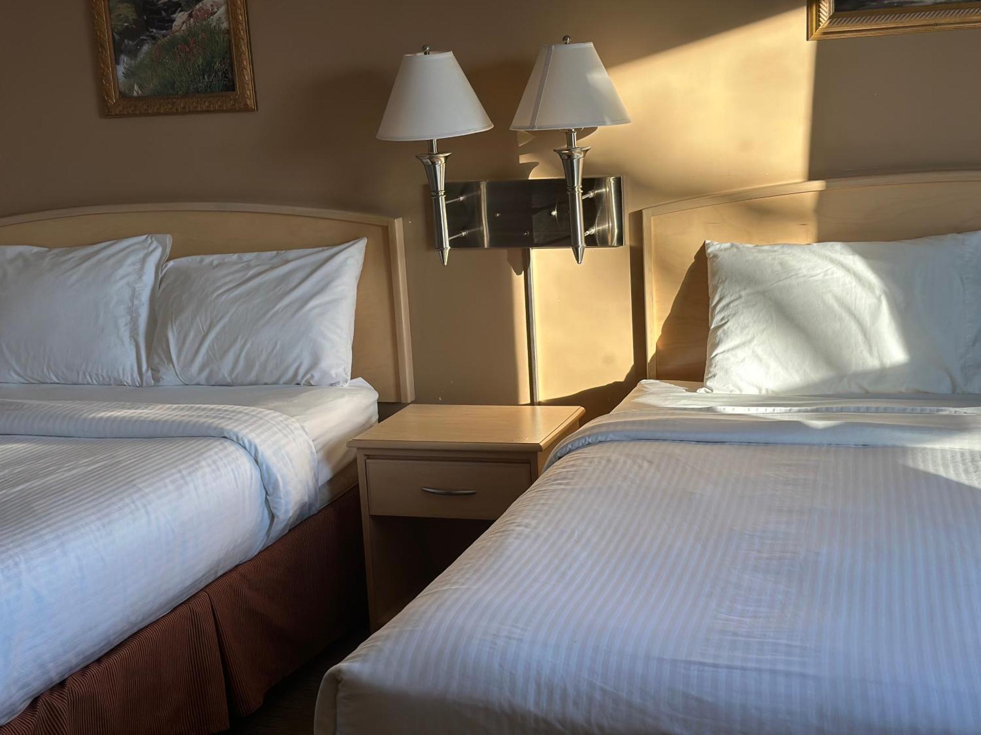 Lone Star Hotel North Battleford Bagian luar foto