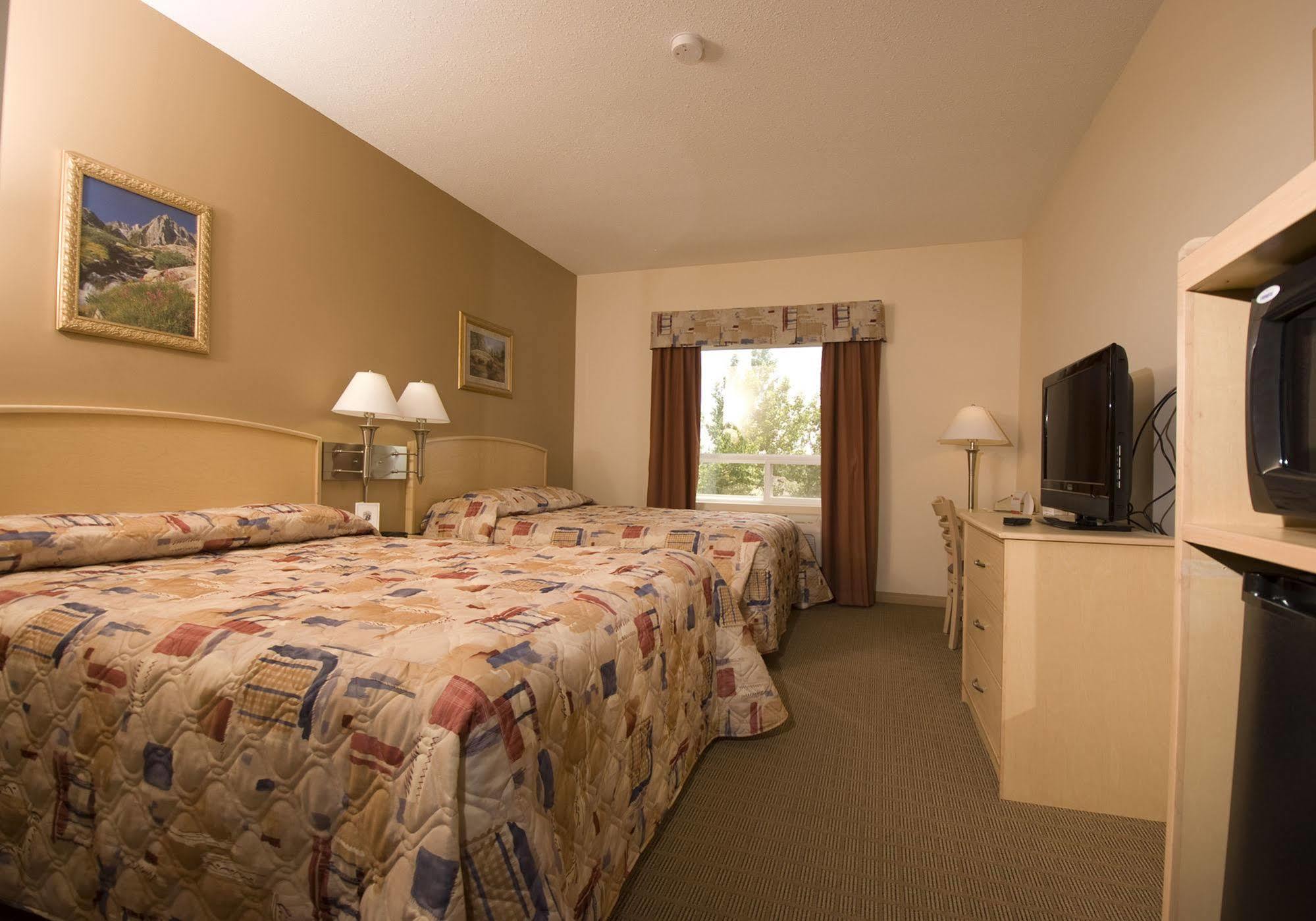 Lone Star Hotel North Battleford Bagian luar foto