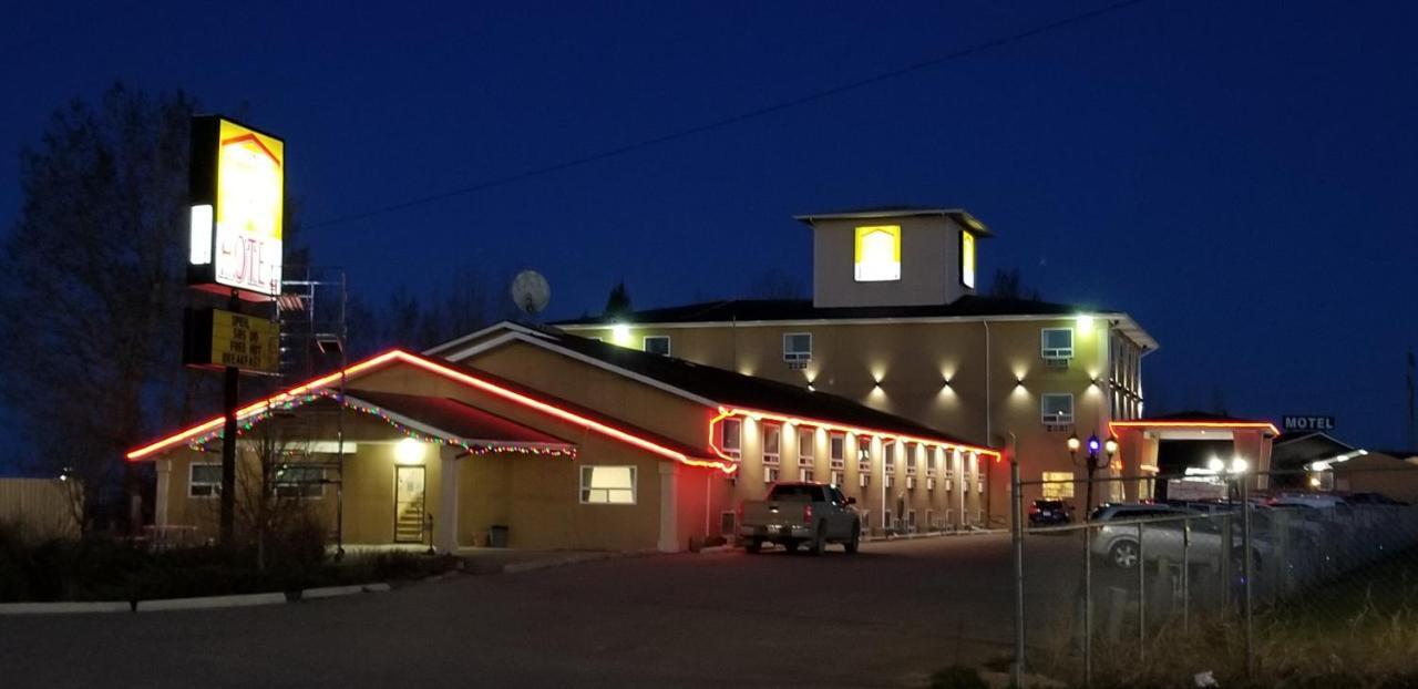 Lone Star Hotel North Battleford Bagian luar foto